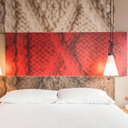 Ibis Poznan Polnoc 2* 苏奇拉斯