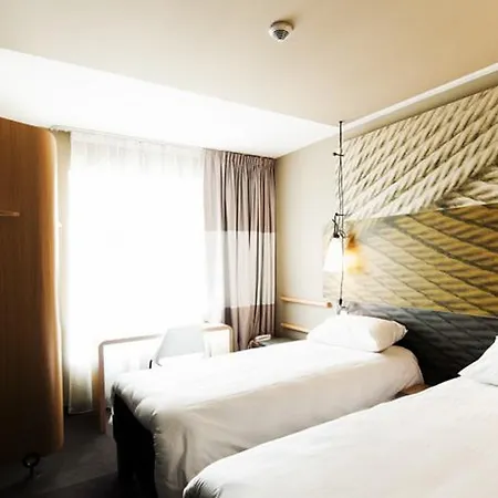 酒店 Ibis Poznan Polnoc 苏奇拉斯