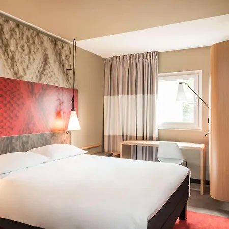 Ibis Poznan Polnoc 苏奇拉斯