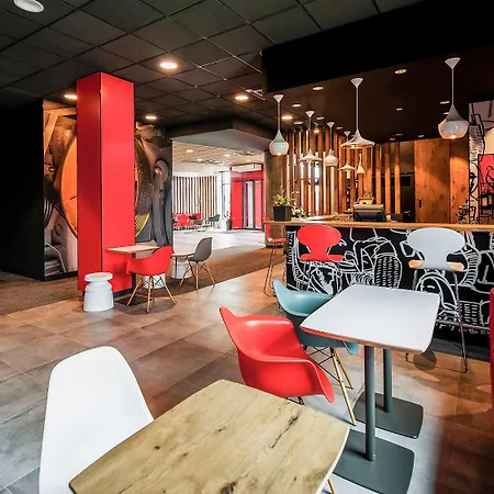 Ibis Poznan Polnoc 苏奇拉斯