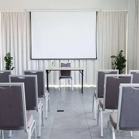 Ibis Poznan Polnoc 苏奇拉斯
