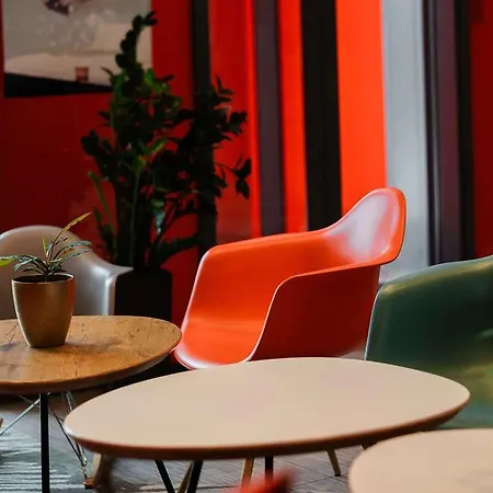 Ibis Poznan Polnoc 2* 苏奇拉斯