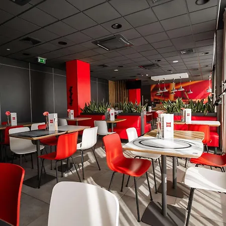 Ibis Poznan Polnoc 酒店 苏奇拉斯