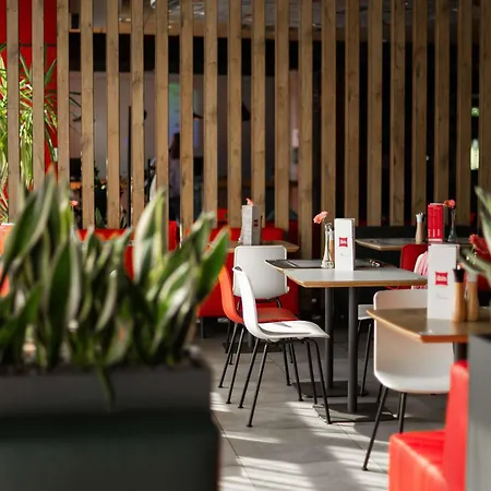 Ibis Poznan Polnoc 苏奇拉斯
