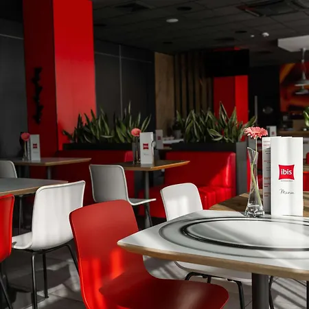Ibis Poznan Polnoc 2* 苏奇拉斯