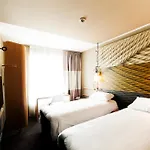 ホテル Ibis Poznan Polnoc スヒ・ラス