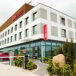 Ibis Poznan Polnoc 2* スヒ・ラス