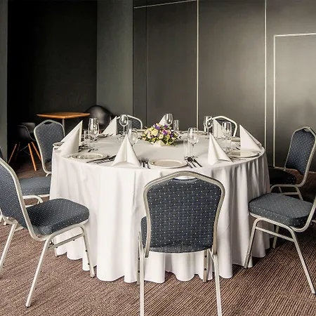 Ibis Poznan Polnoc 2*