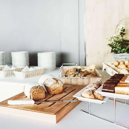 Ibis Poznan Polnoc 2*