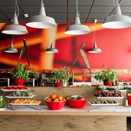 Ibis Poznan Polnoc