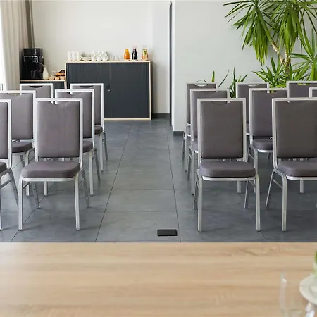 Ibis Poznan Polnoc 2*