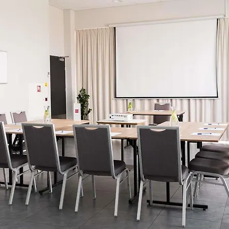 Ibis Poznan Polnoc 2*