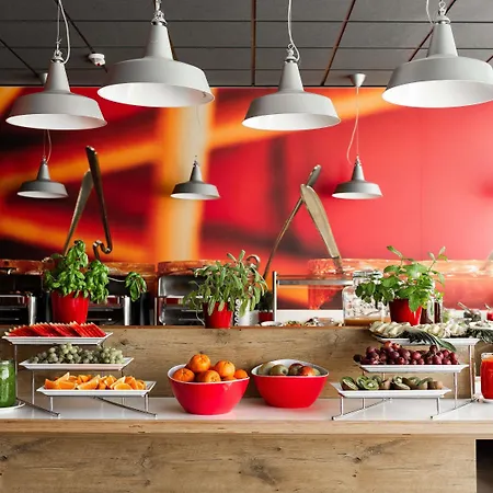 Ibis Poznan Polnoc Готель