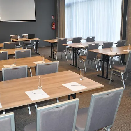 Ibis Poznan Polnoc 2*