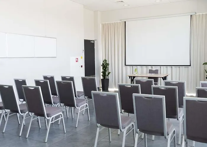 Ibis Poznan Polnoc 2* Suchy Las