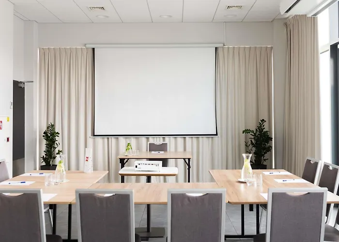 Ibis Poznan Polnoc Hotel 2*