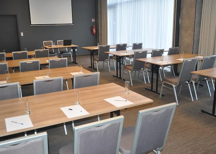 Ibis Poznan Polnoc 2*